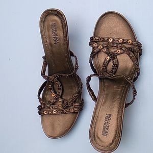 Kenneth Cole Reaction bronze sequin sandle 10